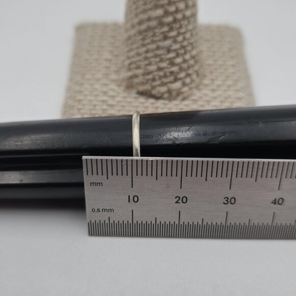 Size 9 Sterling Silver Plain Simple Thin Band Ring A3344 - Picture 6 of 7